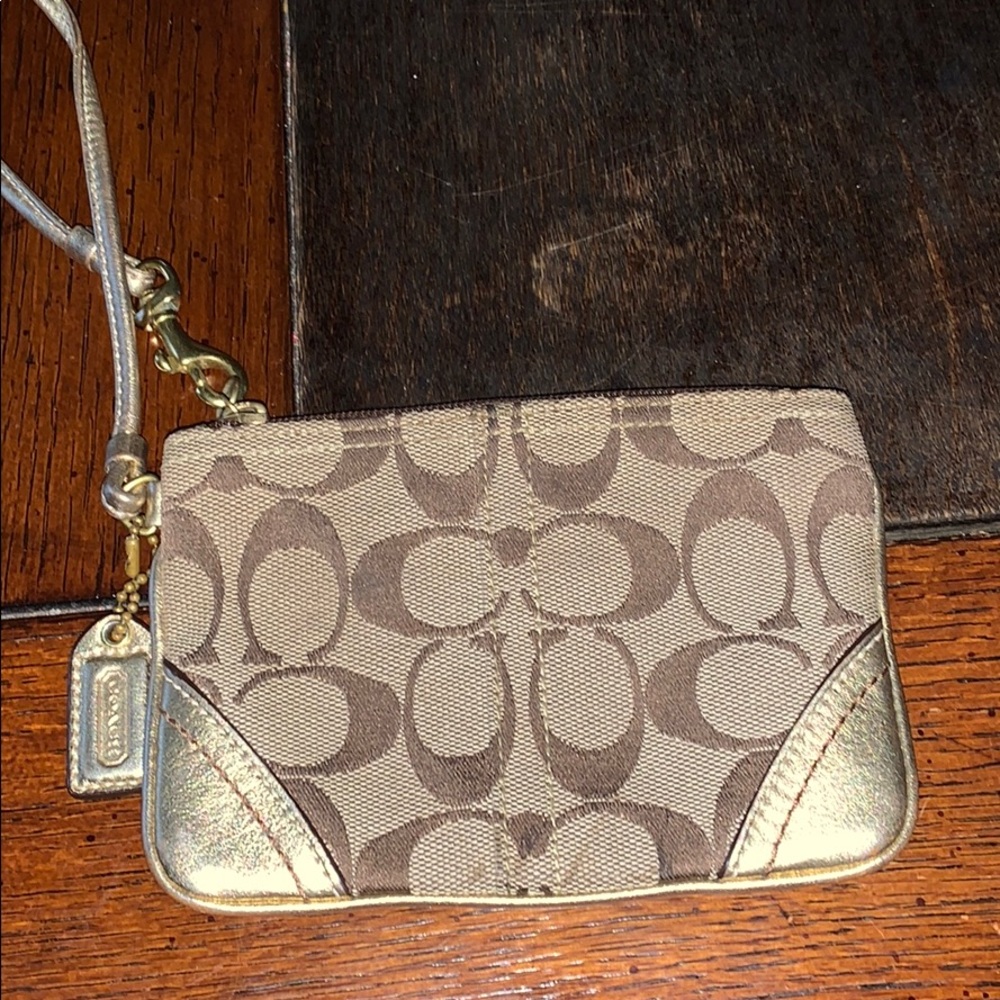 coach gold wristlet like new purse wallet